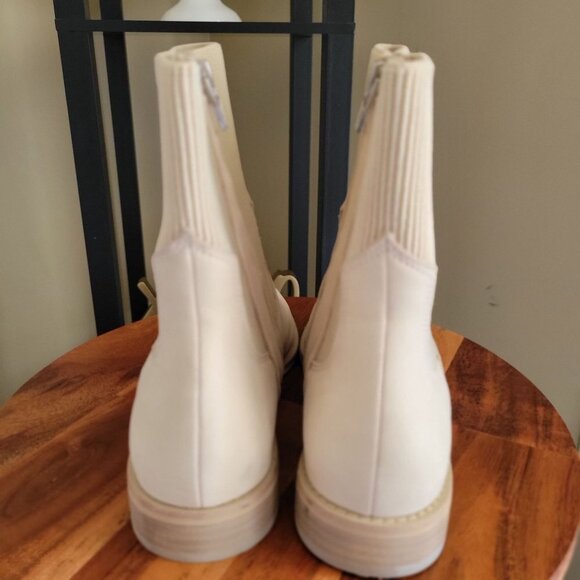 Dolce Vita Cream Ankle Boots - 8 - Picture 6 of 9
